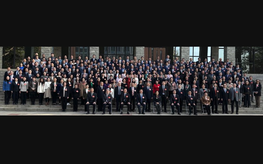 学校第八届教代会暨第十四届工代会... 